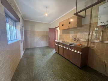 Moradia T3 para Venda em Cavernães