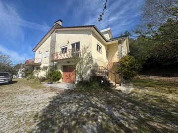 Moradia T3 para Venda em Cavernães