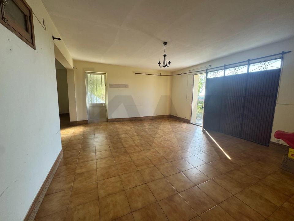 Moradia T3 para Venda em Cavernães Foto 32