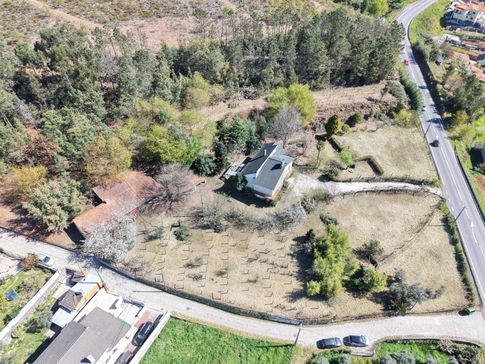 Moradia T3 para Venda em Cavernães Foto 1