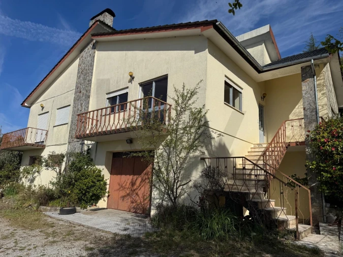 Moradia T3 para Venda em Cavernães Foto 5