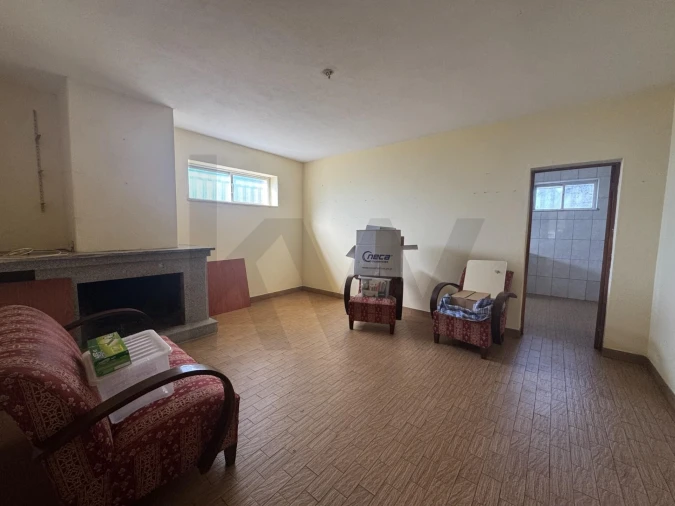 Moradia T3 para Venda em Cavernães Foto 36