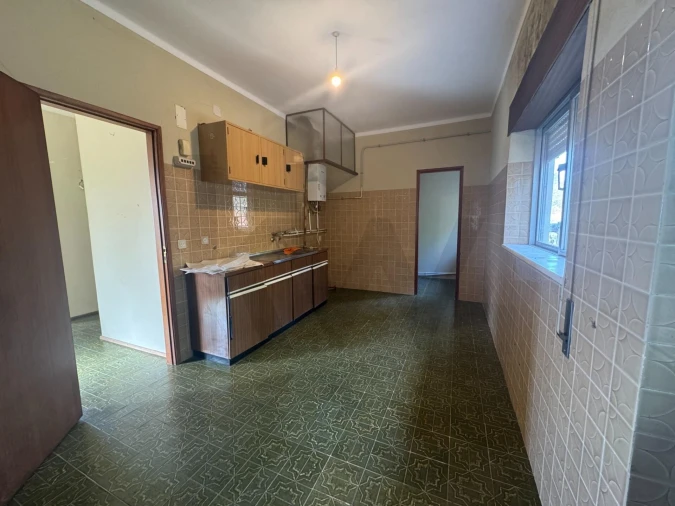 Moradia T3 para Venda em Cavernães Foto 13