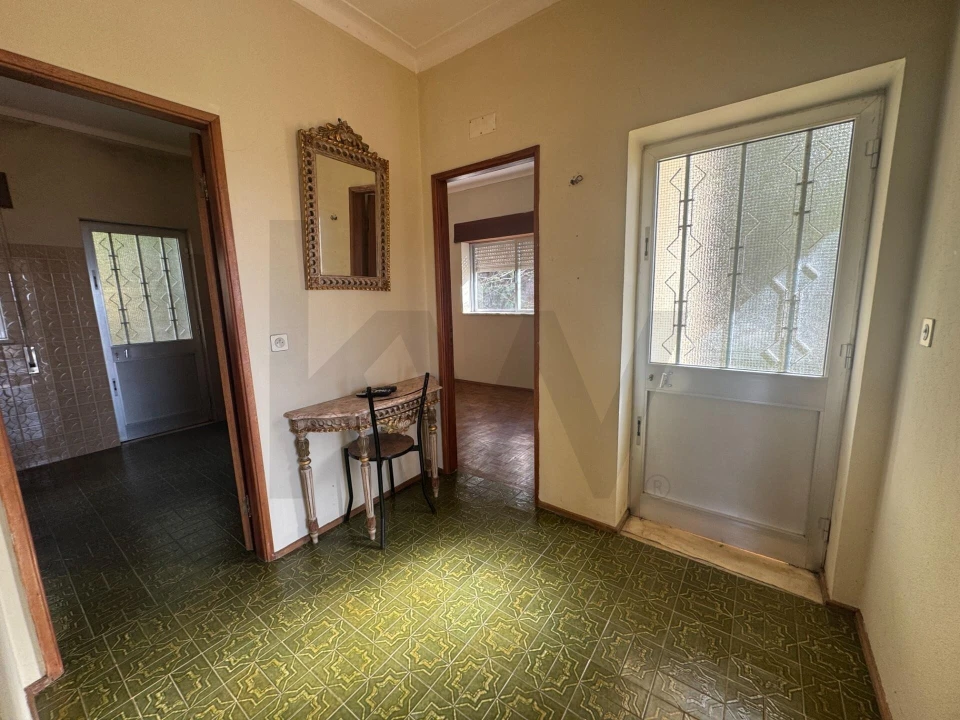 Moradia T3 para Venda em Cavernães Foto 11