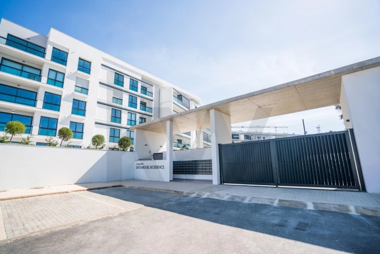 Apartamento T2 para Arrendamento em Carcavelos e Parede Foto 2