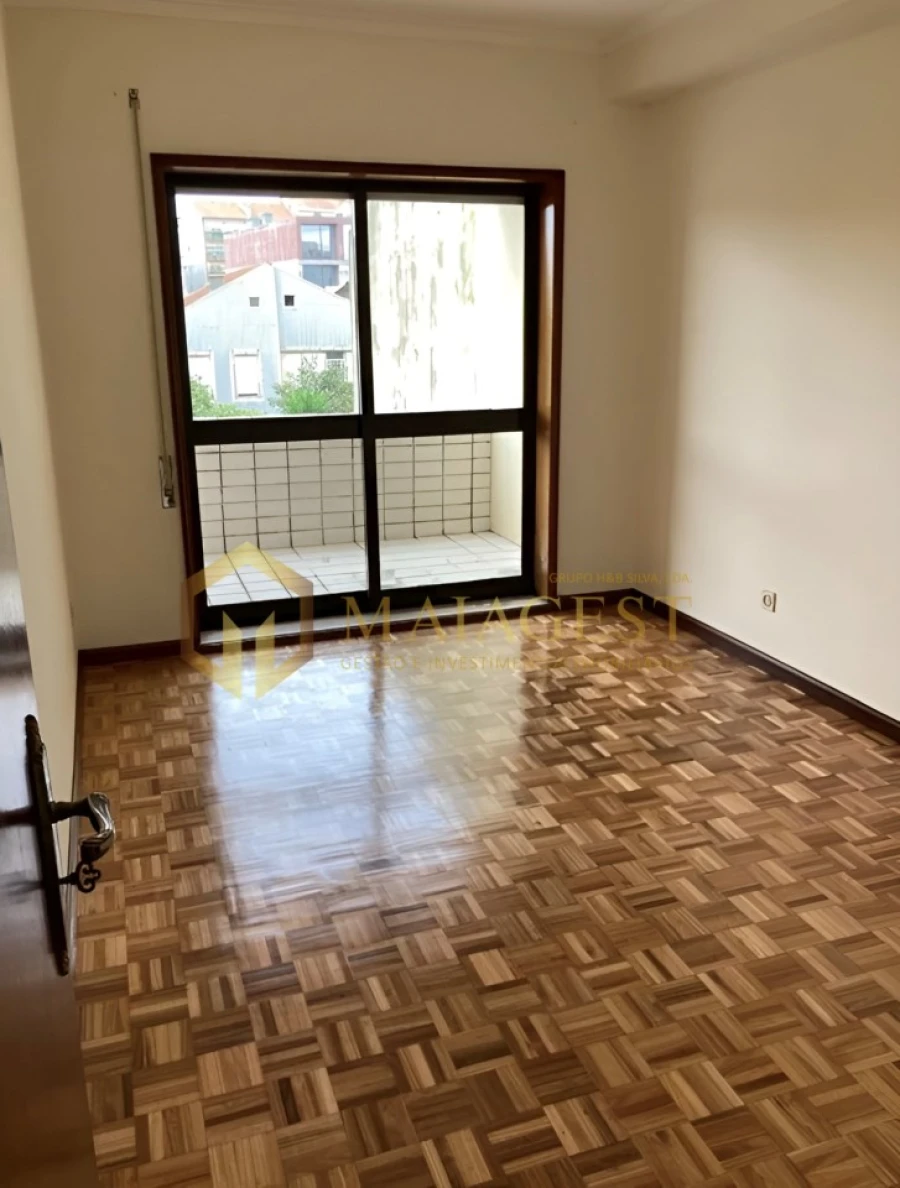 Apartamento T2 para Arrendamento em Bonfim Foto 5
