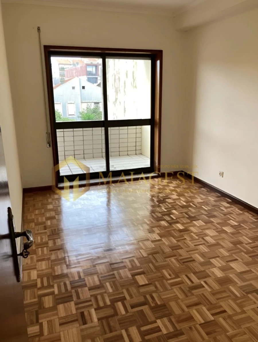 Apartamento T2 para Arrendamento em Bonfim Foto 6