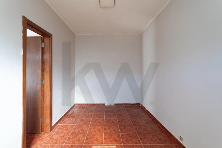 Apartamento T1 para Venda em Barcarena Foto 10