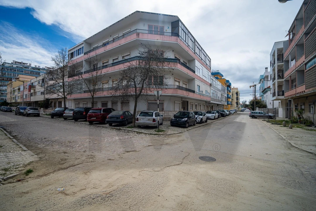 Apartamento T3 para Arrendamento em Costa da Caparica Foto 31