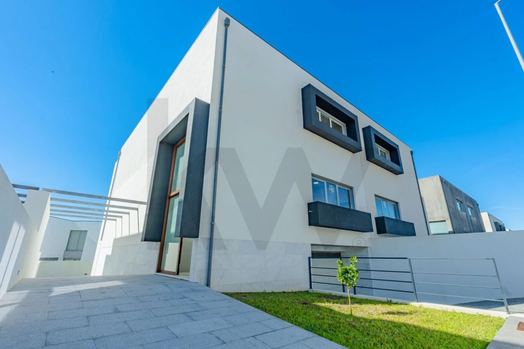 Moradia T3 para Venda em Santa Maria da Feira, Travanca, Sanfins e Espargo Foto 1