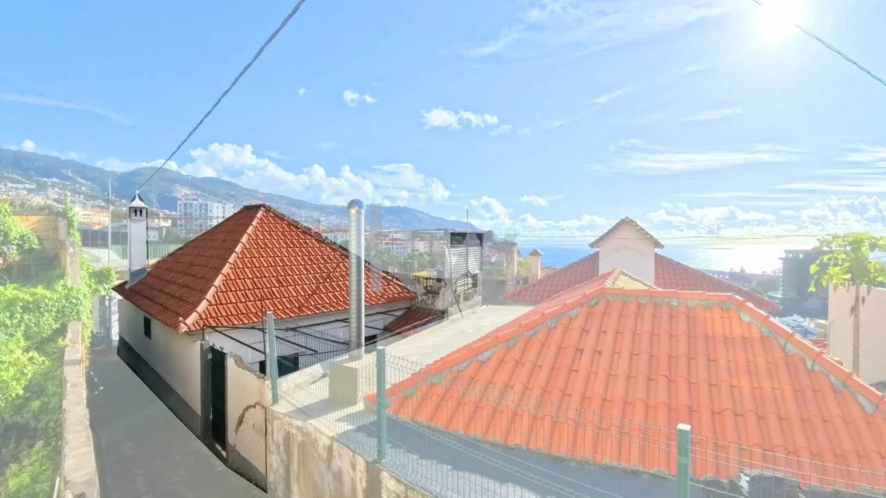 Moradia T2 para Venda em Funchal (São Pedro) Foto 3