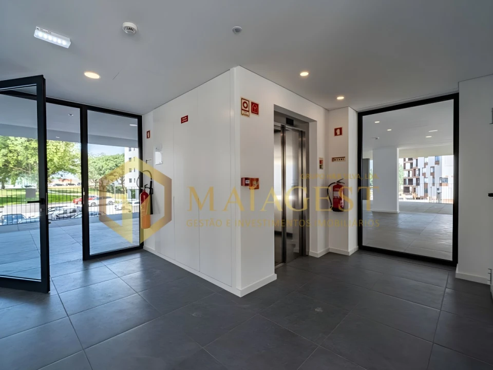 Apartamento T1 para Arrendamento em Paranhos Foto 5