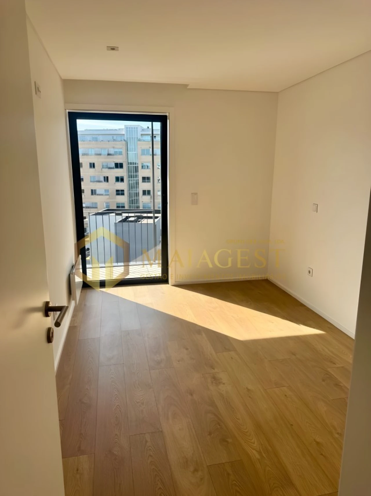 Apartamento T1 para Arrendamento em Paranhos Foto 11