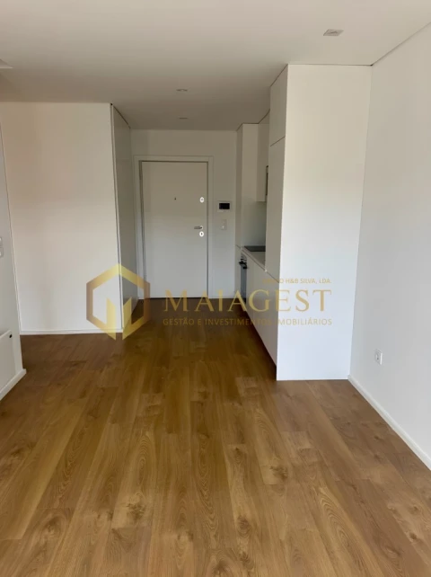 Apartamento T1 para Arrendamento em Paranhos