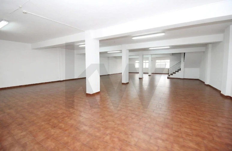 Loja para Arrendamento em Silves Foto 5