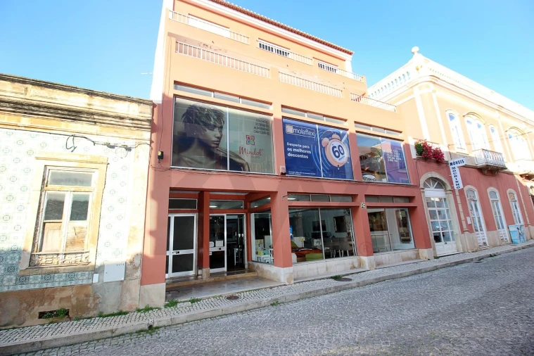 Loja para Arrendamento em Silves
