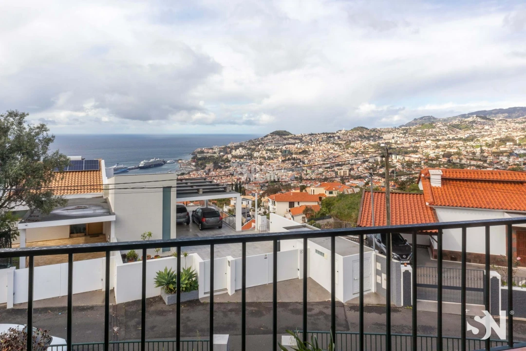 Moradia T4 para Venda em Funchal (Santa Maria Maior) Foto 15