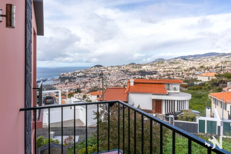 Moradia T4 para Venda em Funchal (Santa Maria Maior) Foto 17