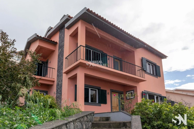 Moradia T4 para Venda em Funchal (Santa Maria Maior) Foto 6