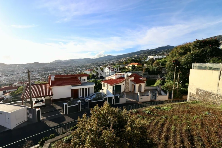 Moradia T4 para Venda em Funchal (Santa Maria Maior) Foto 11