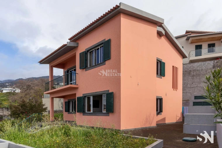 Moradia T4 para Venda em Funchal (Santa Maria Maior) Foto 7