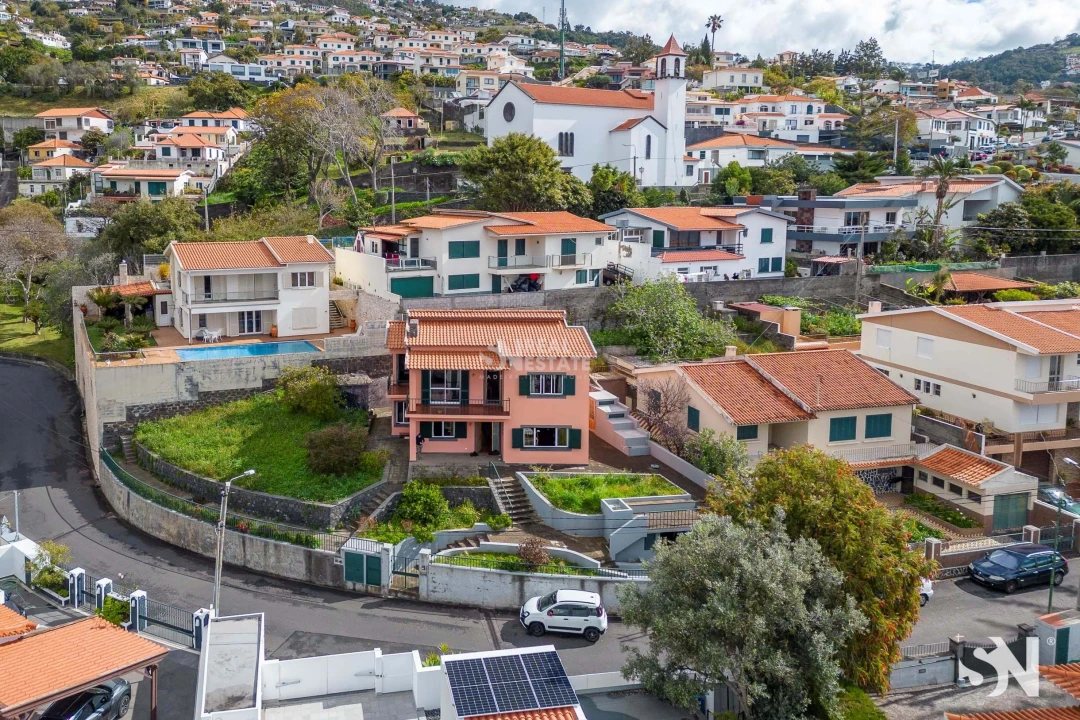 Moradia T4 para Venda em Funchal (Santa Maria Maior) Foto 3