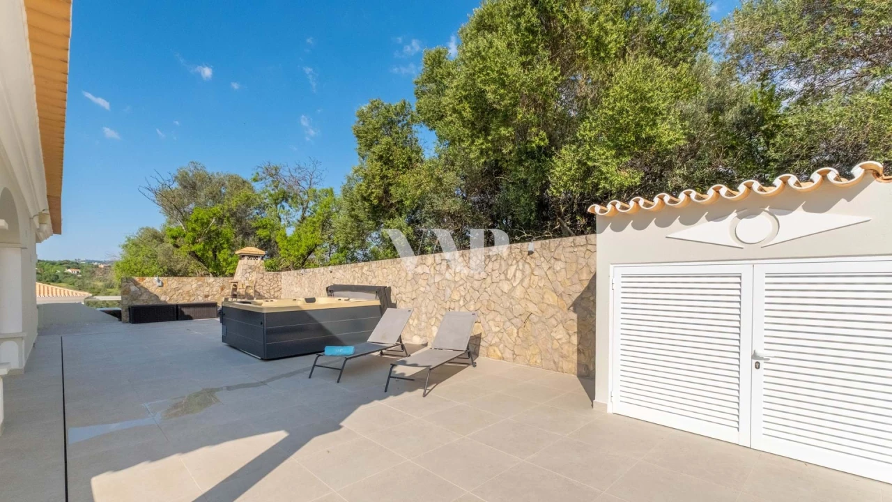 Moradia T5 para Venda em Boliqueime Foto 46