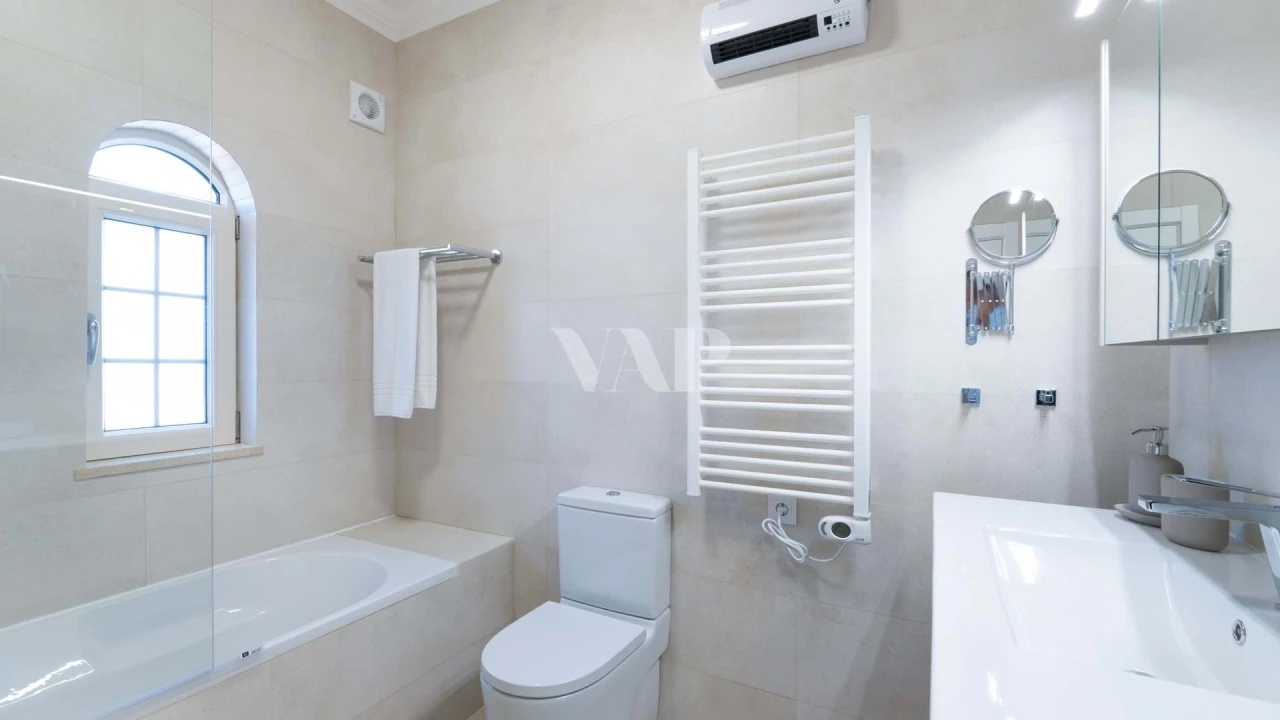 Moradia T5 para Venda em Boliqueime Foto 29