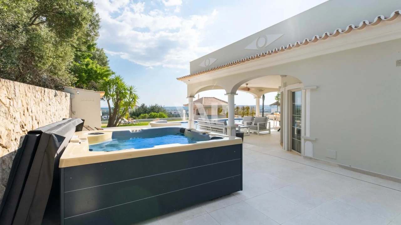 Moradia T5 para Venda em Boliqueime Foto 47