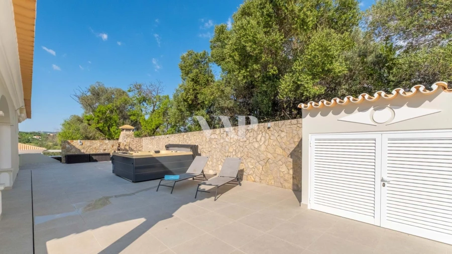 Moradia T5 para Venda em Boliqueime Foto 46