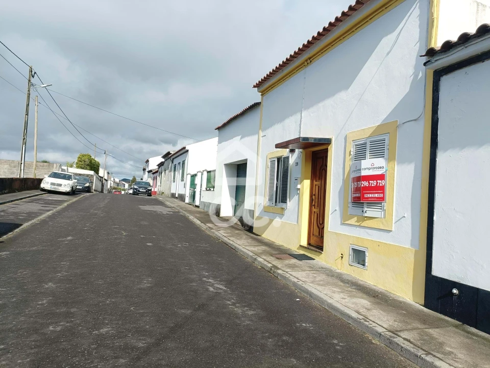 Moradia T3 para Venda em Lagoa (Nossa Senhora do Rosario) Foto 1