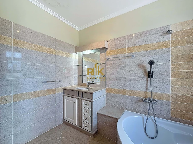 Moradia T5 para Venda em São Jorge Foto 35