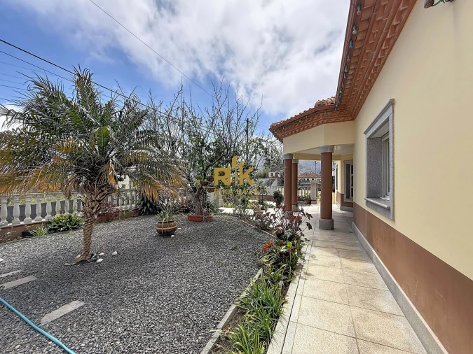 Moradia T5 para Venda em São Jorge Foto 31