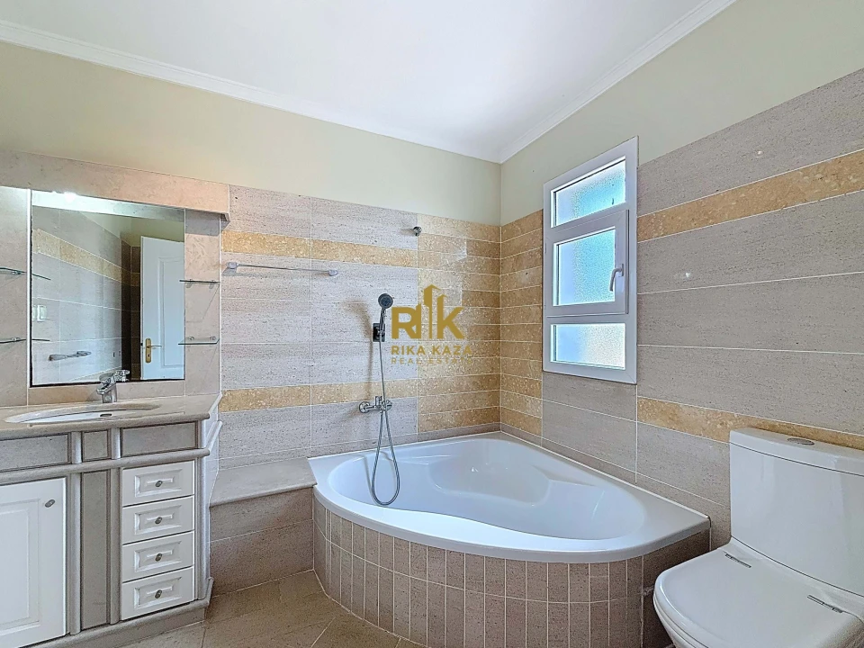 Moradia T5 para Venda em São Jorge Foto 11