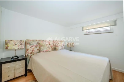 Moradia T5 para Venda em Quarteira