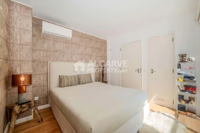 Moradia T5 para Venda em Quarteira