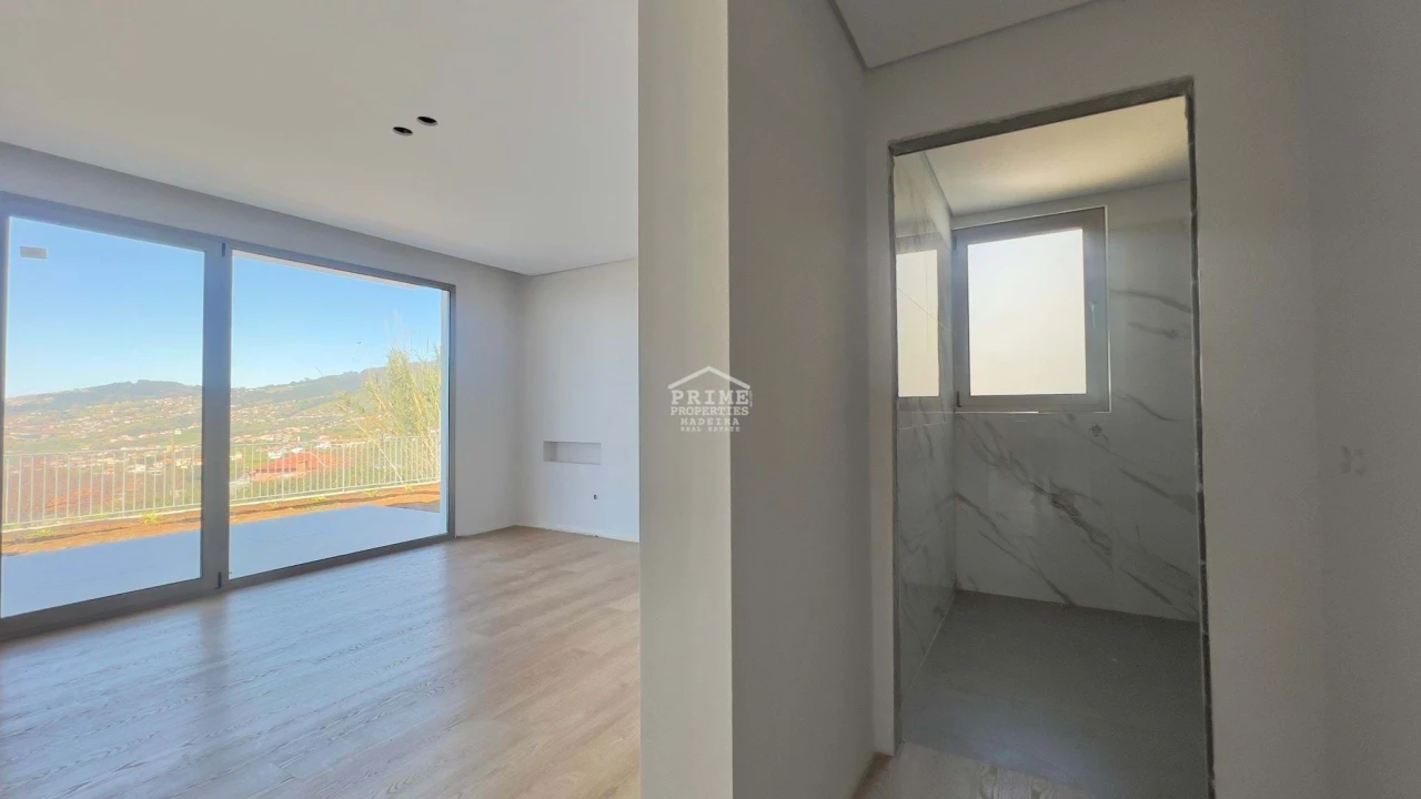 Moradia T2 para Venda em Arco da Calheta Foto 21