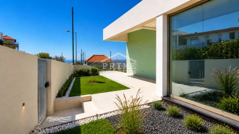 Moradia T2 para Venda em Arco da Calheta