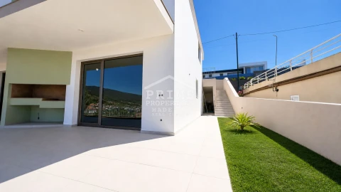 Moradia T2 para Venda em Arco da Calheta
