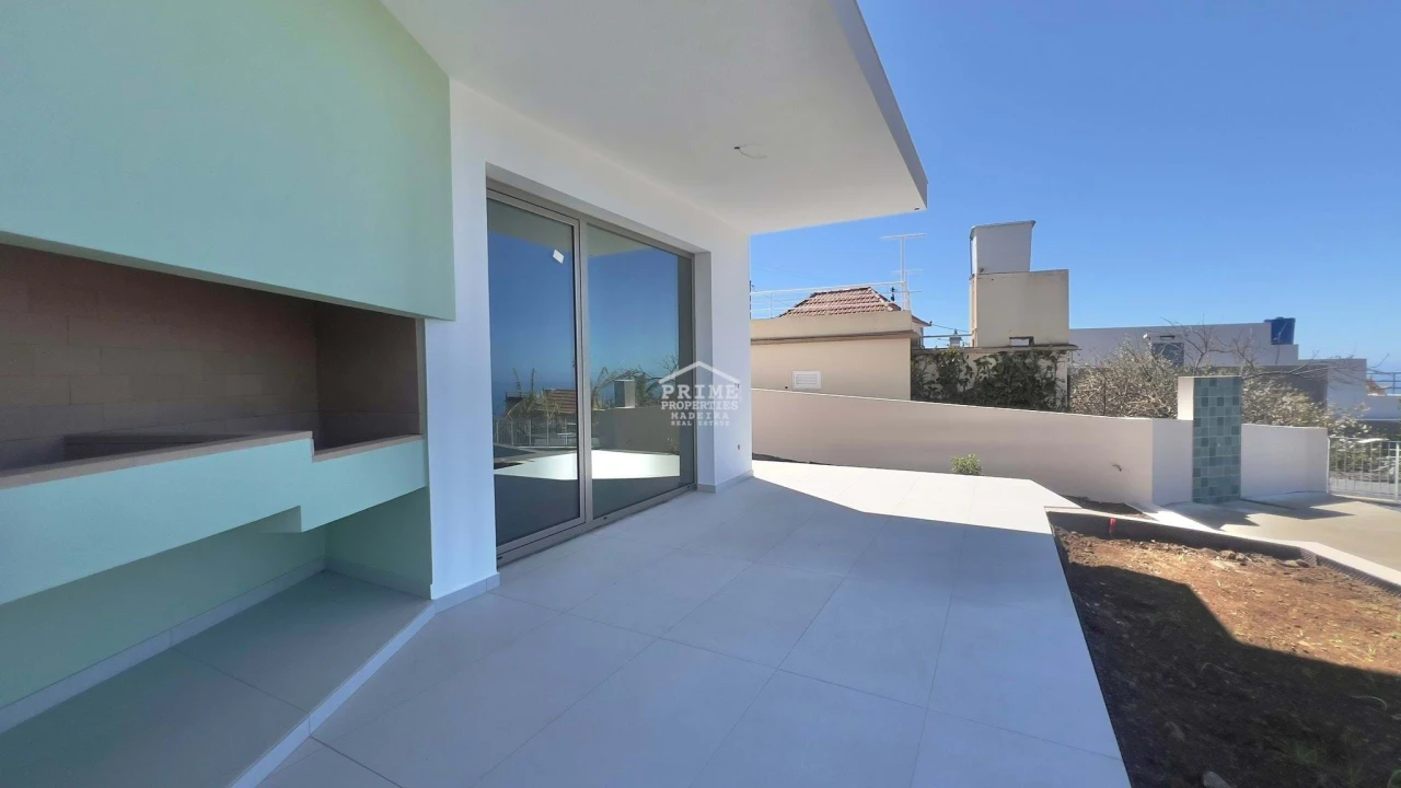 Moradia T2 para Venda em Arco da Calheta Foto 28