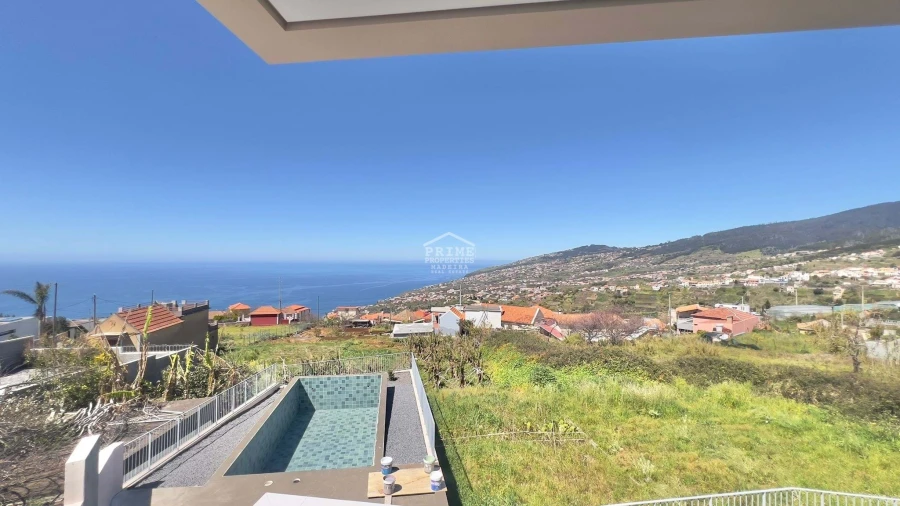 Moradia T2 para Venda em Arco da Calheta Foto 37