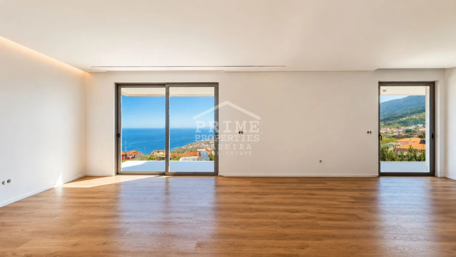 Moradia T2 para Venda em Arco da Calheta Foto 7