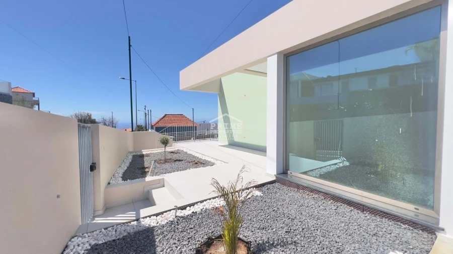 Moradia T2 para Venda em Arco da Calheta Foto 41