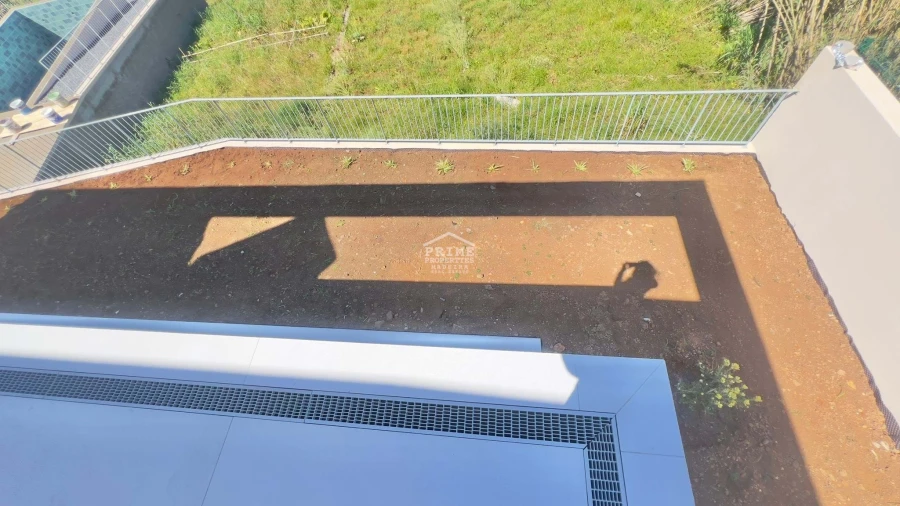 Moradia T2 para Venda em Arco da Calheta Foto 36