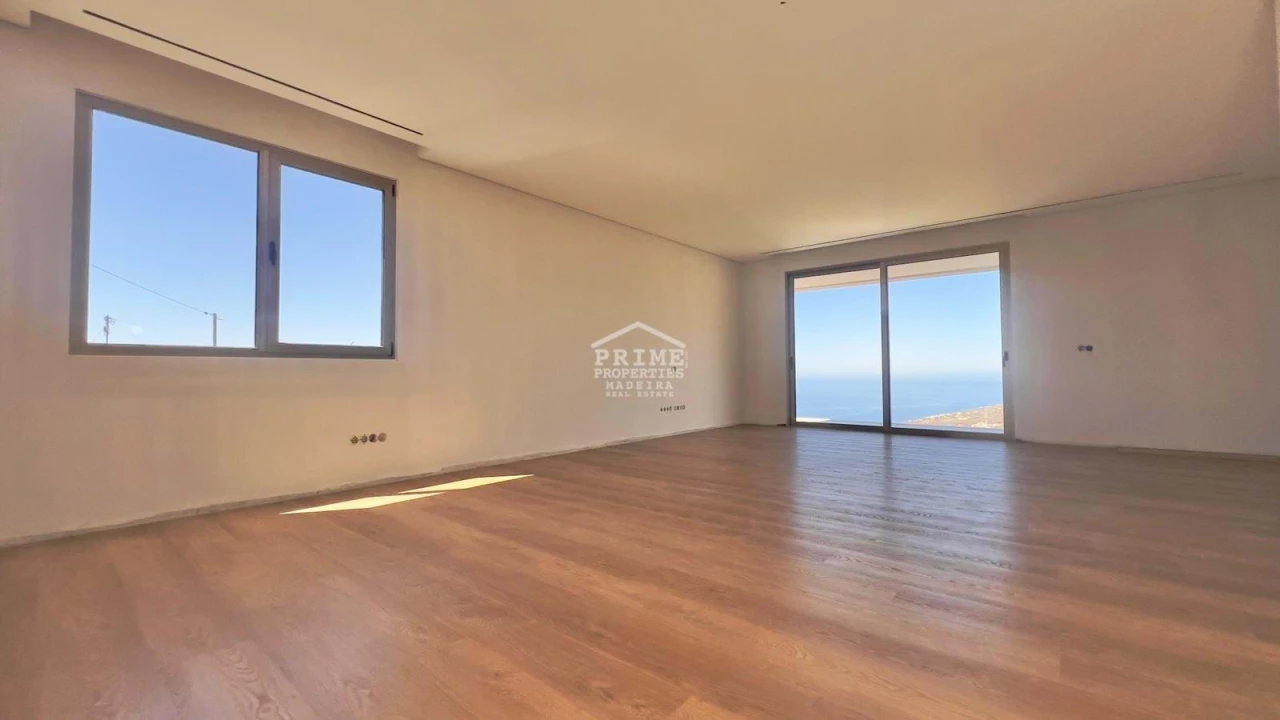 Moradia T2 para Venda em Arco da Calheta Foto 17