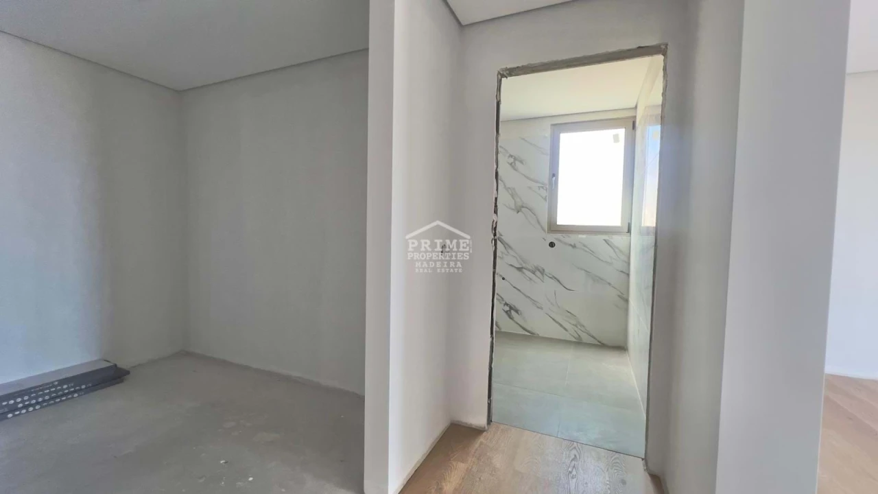 Moradia T2 para Venda em Arco da Calheta Foto 14