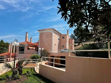 Moradia T3 para Venda em Cascais e Estoril