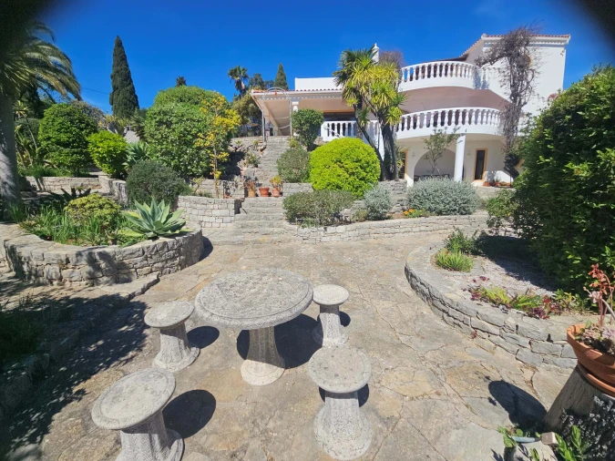 Moradia T4 para Venda em Santa Barbara de Nexe Foto 19