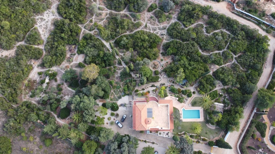 Moradia T4 para Venda em Santa Barbara de Nexe Foto 24