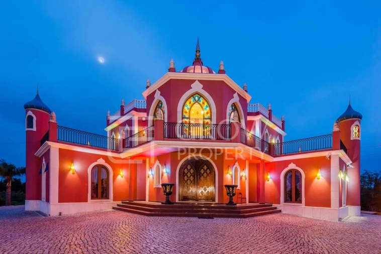 Moradia T5 para Venda em Quarteira Foto 2